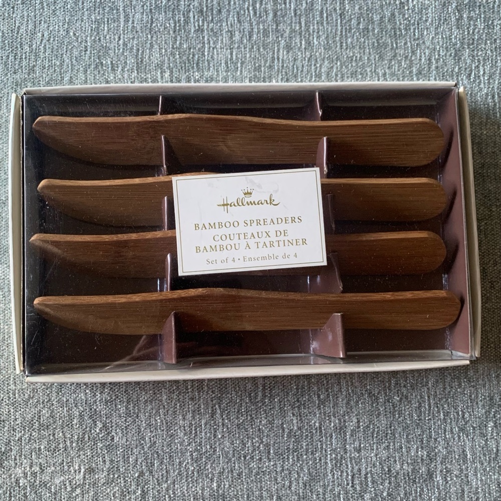 Hallmark Bamboo spreaders - set of 4